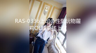 刚生完孩子不久的大美妞奶子涨的巨大，奶水用不完，哥几个上去啃两口尝尝外国母乳啥味道