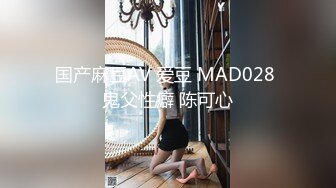 [MP4/ 451M] 漂亮眼睛很嫩新人小姐姐，肉感身材和炮友操逼，按着头大屌插嘴，抓着屁股后入