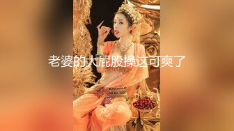 性感红唇骚女两男一女淫乱啪啪，非常迫不及待快过来呀，双屌左右一起口交还说真好吃，边后入猛操边口交舔屌